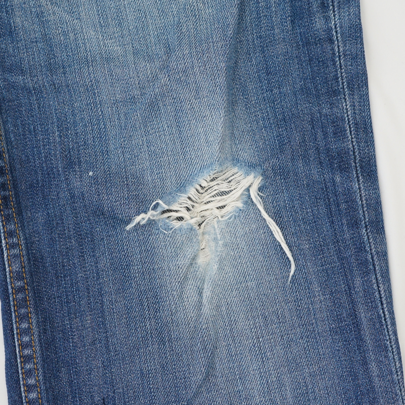 ジーンズ ひざ部分 破れ リペア（修理）｜Levi’s（リーバイス） 502